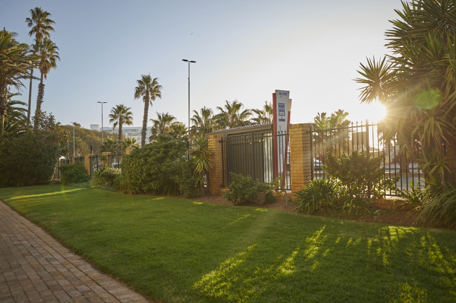 2 Bedroom Property for Sale in Sea Point Western Cape